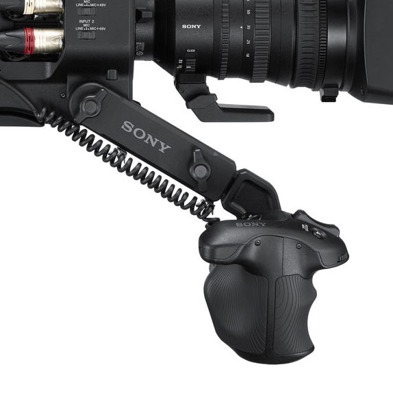 fs7-ii-arm-tight